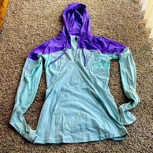 Lululemon running top